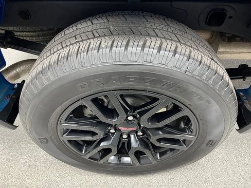 Used 2024 GMC Sierra 1500 Elevation AWD/4WD image 17