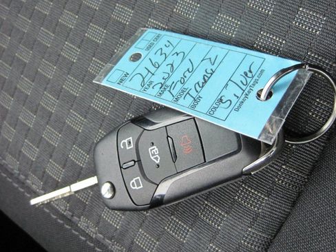 Used 2023 Ford Transit Connect XLT FWD image 13