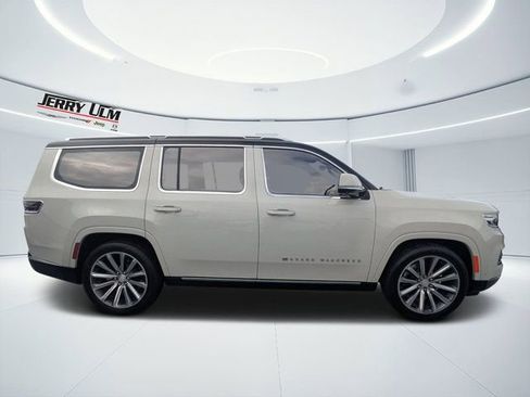 Used 2022 Jeep Grand Wagoneer Series II w/ Premium Group II image 2