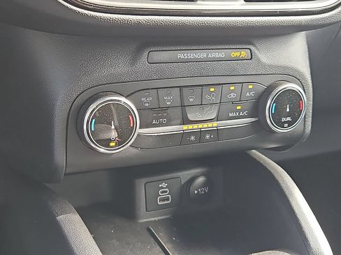 Used 2025 Ford Escape ST-Line AWD/4WD image 17