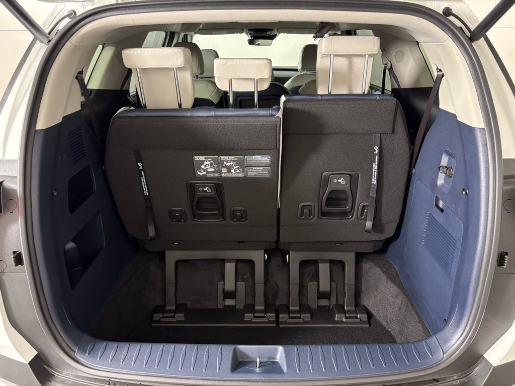 New 2026 Kia Carnival EX FWD image 44