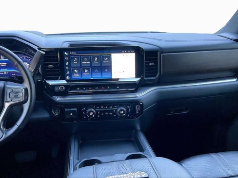 Used 2025 Chevrolet Silverado 3500 High Country w/ Technology Package image 6