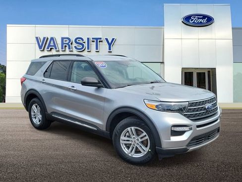 Certified 2024 Ford Explorer XLT w/ Equipment Group 202A AWD/4WD image 1