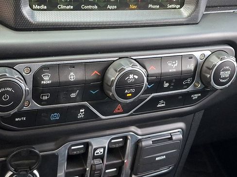 Used 2023 Jeep Wrangler Unlimited Sahara w/ Cold Weather Group AWD/4WD image 15