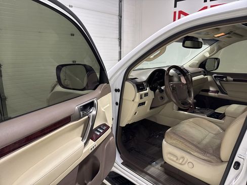 Used 2015 Lexus GX 460 image 14