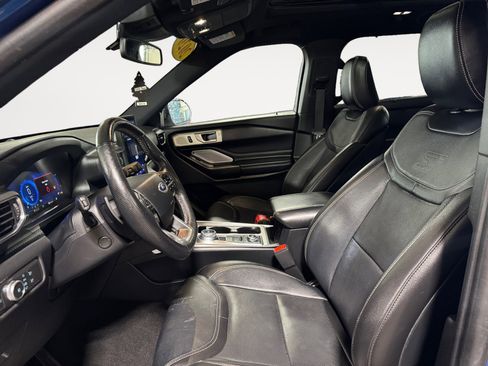 Used 2020 Ford Explorer ST w/ ST Street Pack image 9