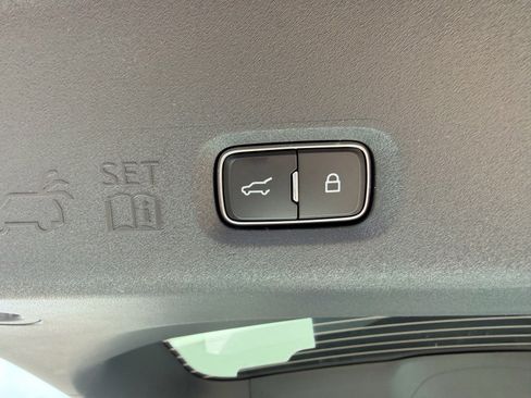 New 2026 Lincoln Navigator Reserve AWD/4WD image 19
