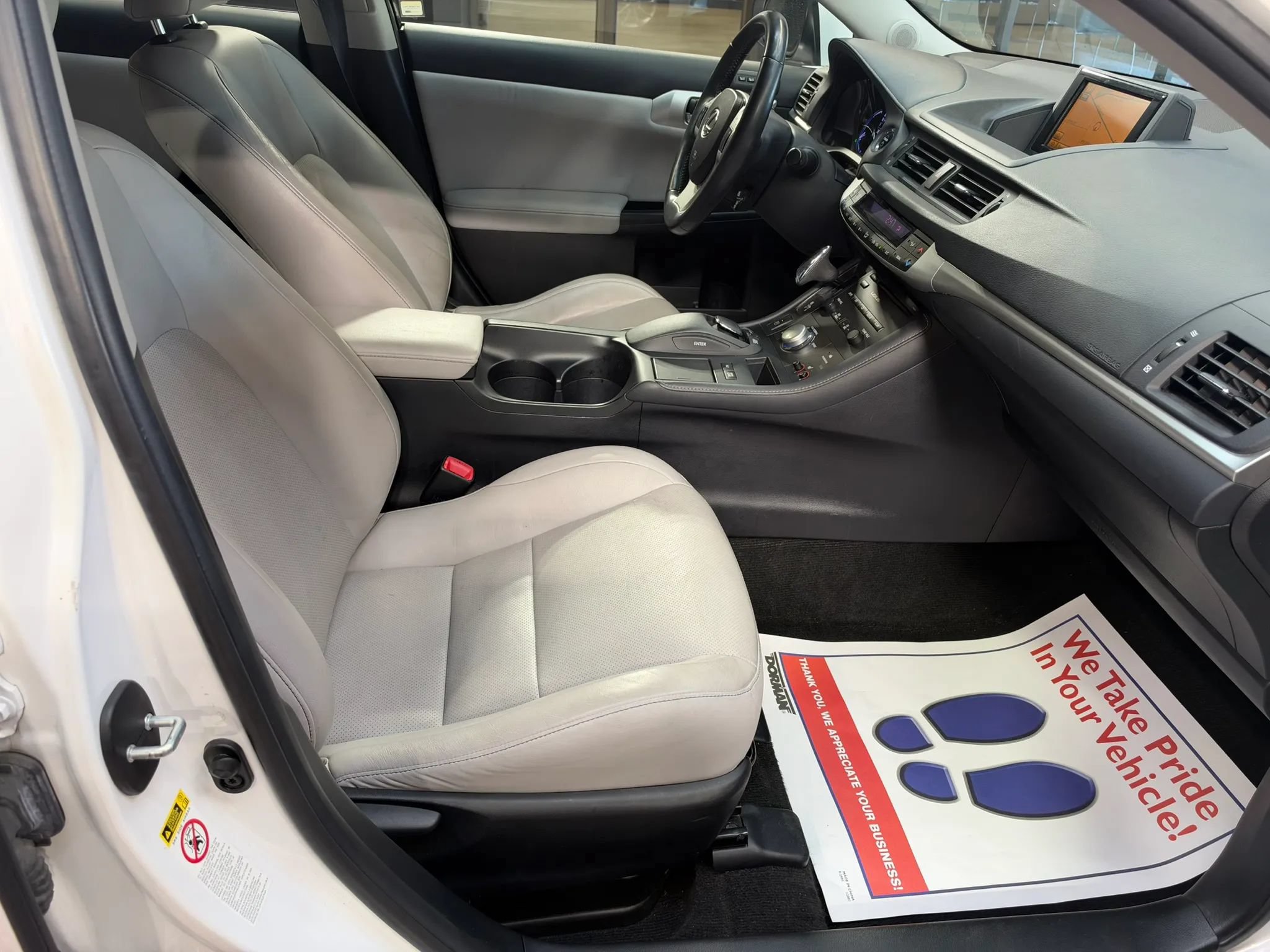 Used 2012 Lexus CT 200h Premium w/ Leather Pkg FWD image 32