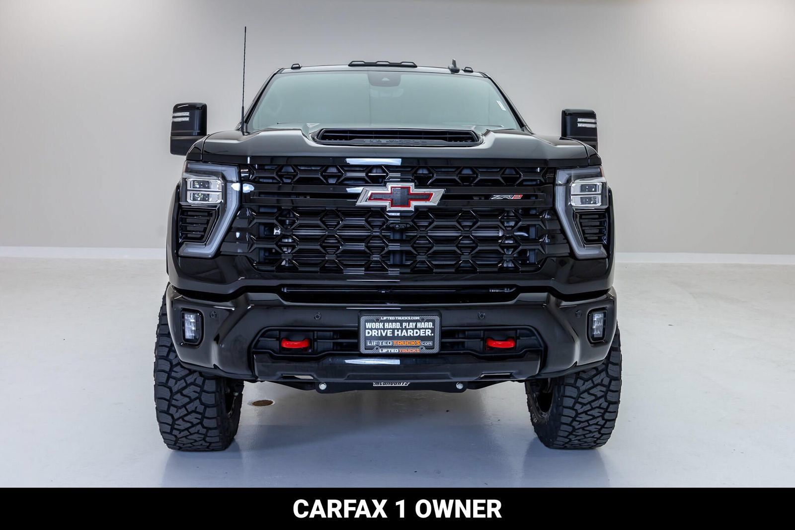 Used 2025 Chevrolet Silverado 2500 ZR2 w/ Technology Package AWD/4WD image 4