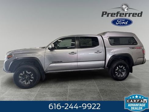 Used 2021 Toyota Tacoma TRD Off-Road w/ Technology Package AWD/4WD image 9