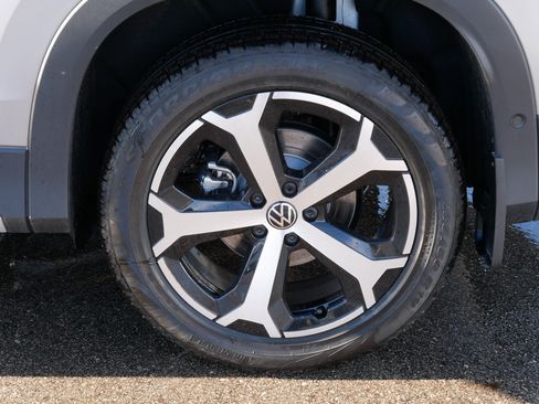 New 2026 Volkswagen Tiguan SE image 4