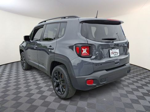 Used 2022 Jeep Renegade Altitude w/ Convenience Group AWD/4WD image 4