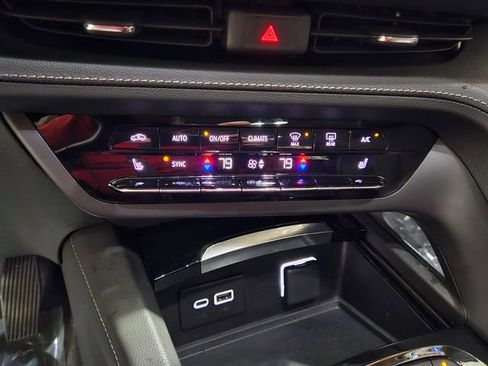 Used 2023 Buick Envision Essence image 21