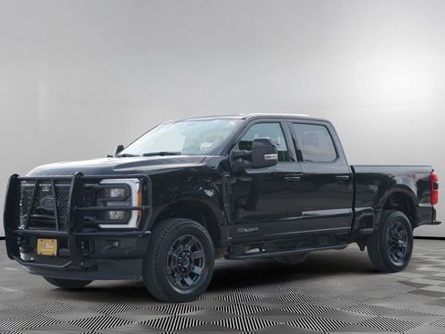 Used 2023 Ford F250 Lariat w/ Sport Appearance Package AWD/4WD image 8