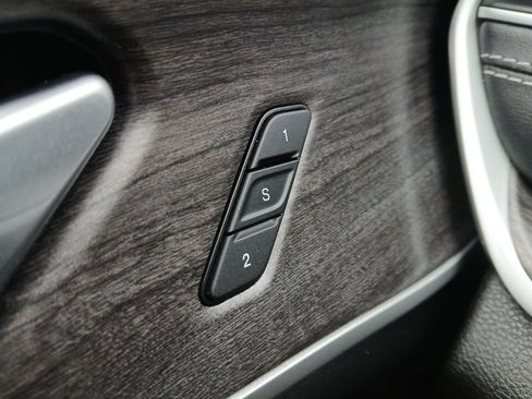 Certified 2023 Jeep Grand Cherokee Limited image 47