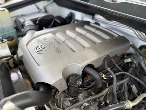 Used 2010 Toyota Tundra Limited image 37