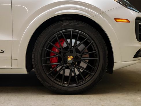 Used 2021 Porsche Cayenne GTS AWD/4WD image 18