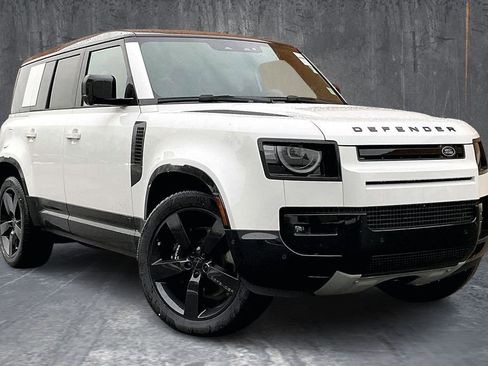 New 2026 Land Rover Defender 110 V8 image 2