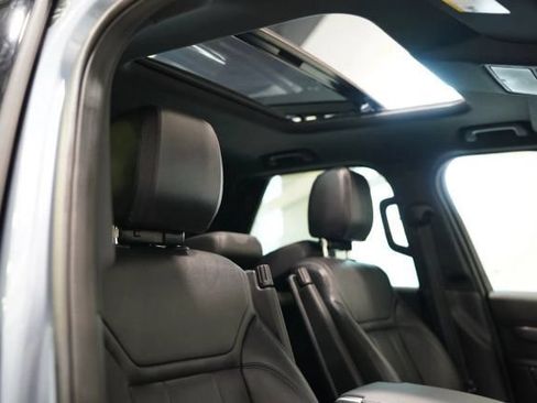 Used 2018 Land Rover Discovery SE AWD/4WD image 31