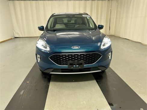 Used 2020 Ford Escape Titanium image 3
