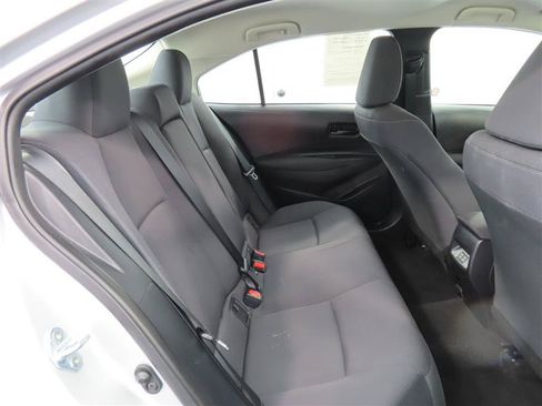 Used 2025 Toyota Corolla LE FWD image 32