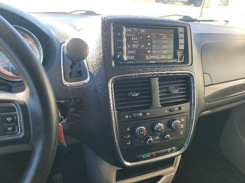 Used 2016 Dodge Grand Caravan SE w/ Quick Order Package 29E SE FWD image 17