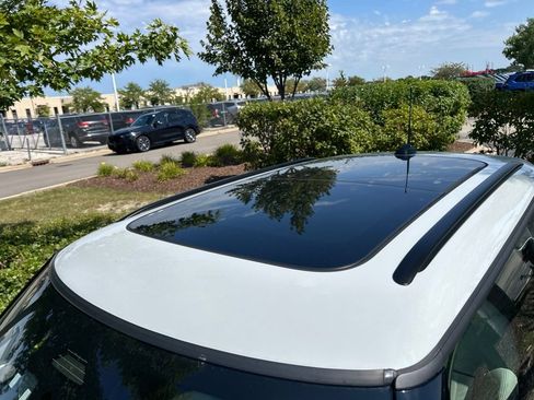 Used 2026 MINI Cooper 2-Door Hardtop FWD image 5