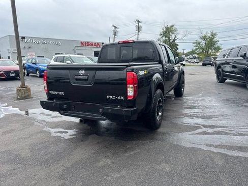 Used 2017 Nissan Frontier PRO-4X AWD/4WD image 2