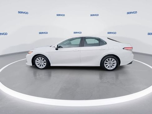 Used 2020 Toyota Camry LE image 5