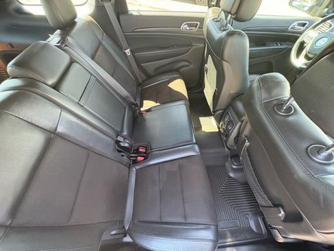 Used 2020 Jeep Grand Cherokee Altitude RWD image 12