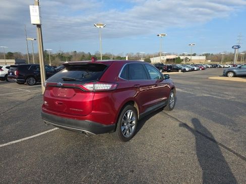 Used 2018 Ford Edge Titanium w/ Equipment Group 302A image 3
