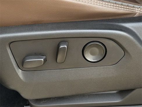 Used 2021 Chevrolet Suburban High Country image 29