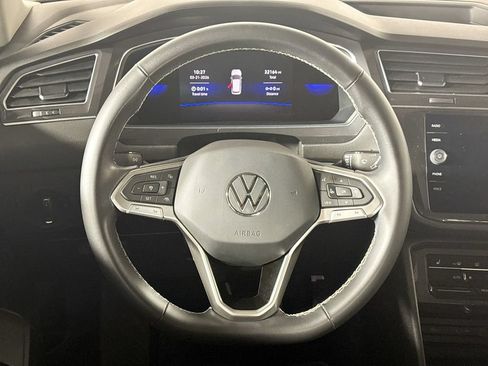 Certified 2022 Volkswagen Tiguan SE w/ Panoramic Sunroof Package AWD/4WD image 14