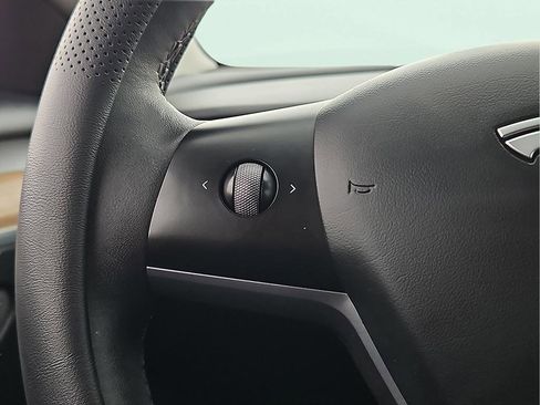 Used 2023 Tesla Model 3 Standard Range image 15
