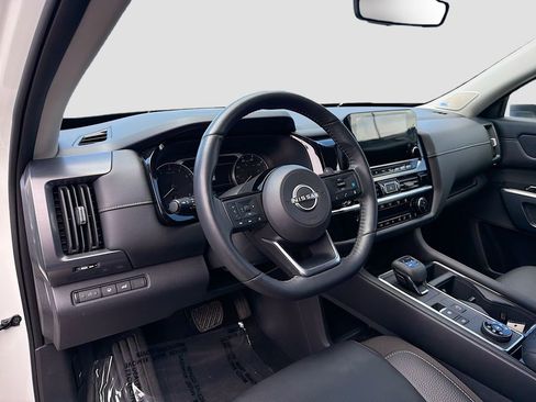 Used 2023 Nissan Pathfinder SL w/ SL Premium Package AWD/4WD image 9
