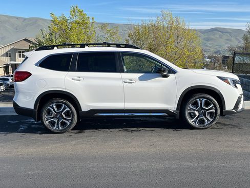 New 2026 Subaru Ascent Limited image 2