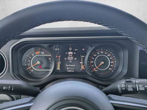 Used 2026 Jeep Wrangler Unlimited Rubicon AWD/4WD image 11
