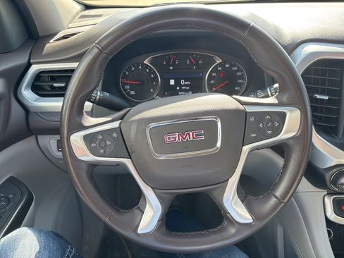 Used 2023 GMC Acadia SLT image 10