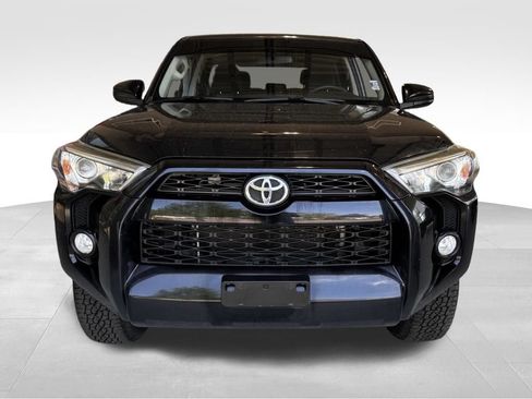 Used 2019 Toyota 4Runner SR5 AWD/4WD image 2