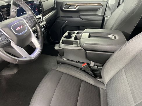 Used 2022 GMC Sierra 1500 Elevation w/ X31 Off-Road Package AWD/4WD image 4
