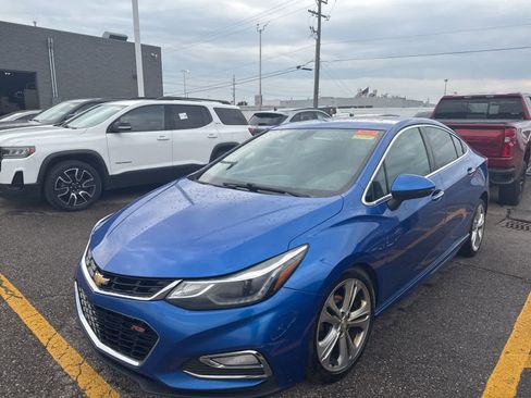 Used 2017 Chevrolet Cruze Premier w/ RS Package image 2