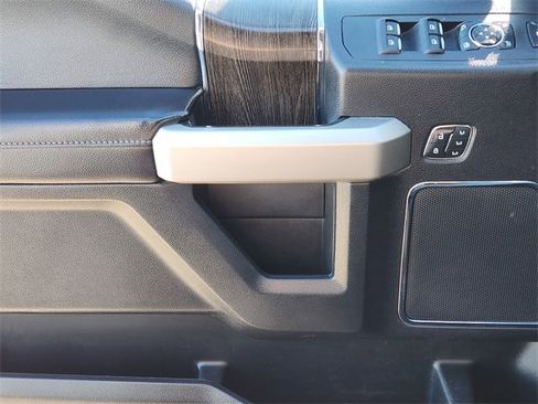 Used 2020 Ford F250 Lariat w/ Chrome Package image 22