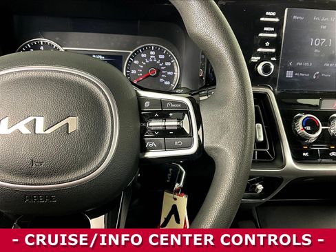 Used 2023 Kia Sorento LX FWD image 12