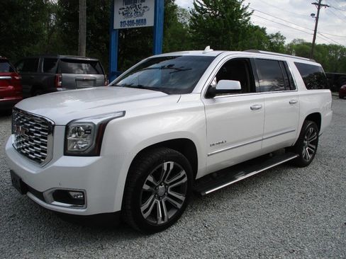 Used 2019 GMC Yukon XL Denali w/ Denali Ultimate Package AWD/4WD image 1