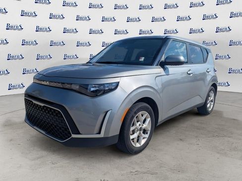 Used 2024 Kia Soul LX w/ Option Group 015 FWD image 7