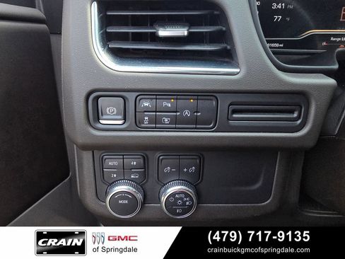 Used 2023 GMC Yukon XL SLT w/ SLT Luxury Package AWD/4WD image 13