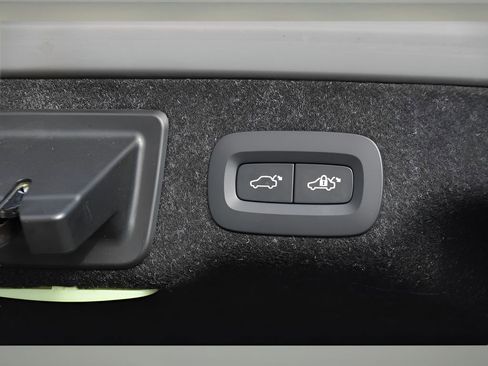 Certified 2024 Volvo S90 T8 Ultimate image 19