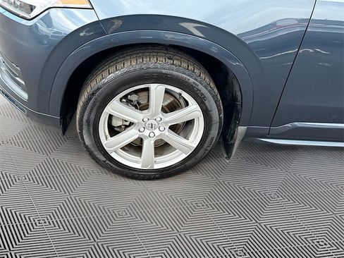 Used 2022 Volvo XC90 T6 Momentum image 36