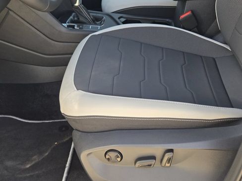 New 2026 Volkswagen Taos SE FWD image 24