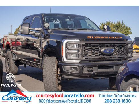 Used 2023 Ford F350 Lariat w/ Lariat Ultimate Package AWD/4WD image 1
